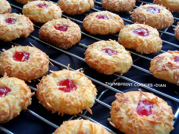 Easy Ways Prepare Recipes Crunchy Strawberry Cheese Thumbprint Cookies the Awesome  Delicious.