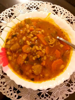 عکسی از دستور سوپ لوبیاسفید و مرغ و سبزیجات