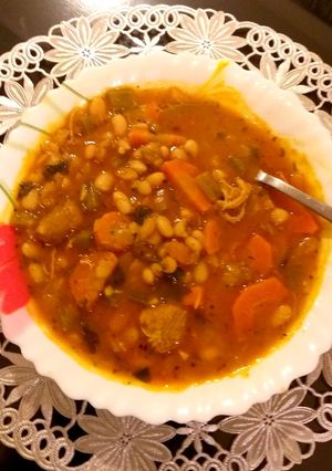 عکسی از دستور سوپ لوبیاسفید و مرغ و سبزیجات