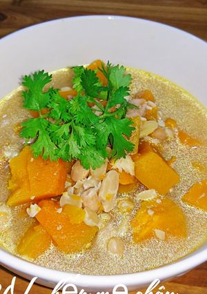 Hình của món Canh bí đỏ nấu đậu phộng chay.