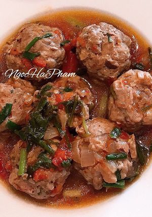 Hình của món Thịt viên sốt cà.