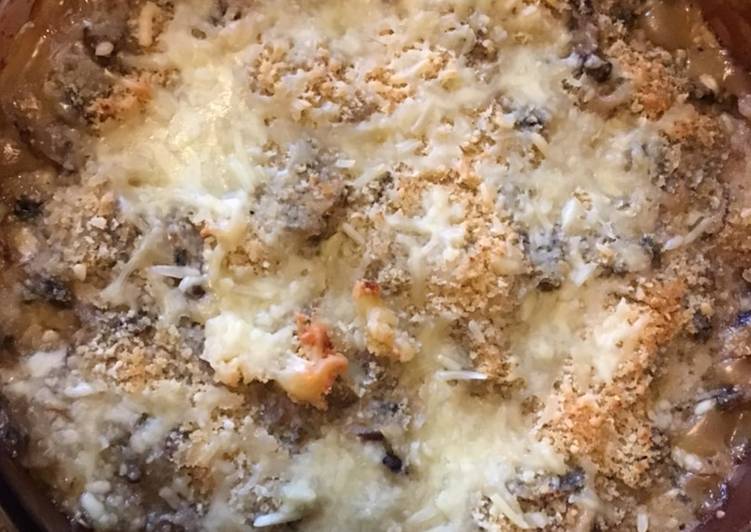 La Recette Pas à Pas Gratin de champignons de Paris sauce trois fromages ail et persil