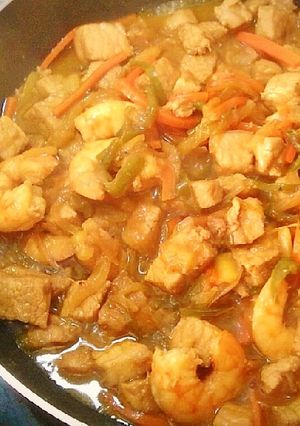 Foto principal de Cerdo y langostinos con verduras