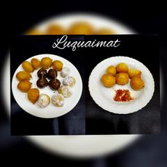 A picture of Luqaimat (arabic sweet dumpling).