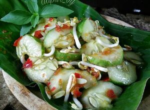 Foto resep REUCEUH TIMUN Toge...seger benerrr
