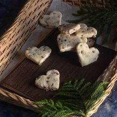 A picture of Tutti Frutti cookies.
