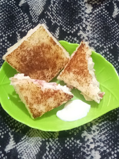 मेयोनेज़ सैंडविच (Mayonnaise sandwich recipe in Hindi) रेसिपी मुख्य फोटो
