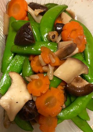 รูปของ ผัดผักรวมเห็ดหอมสด🥕🥕