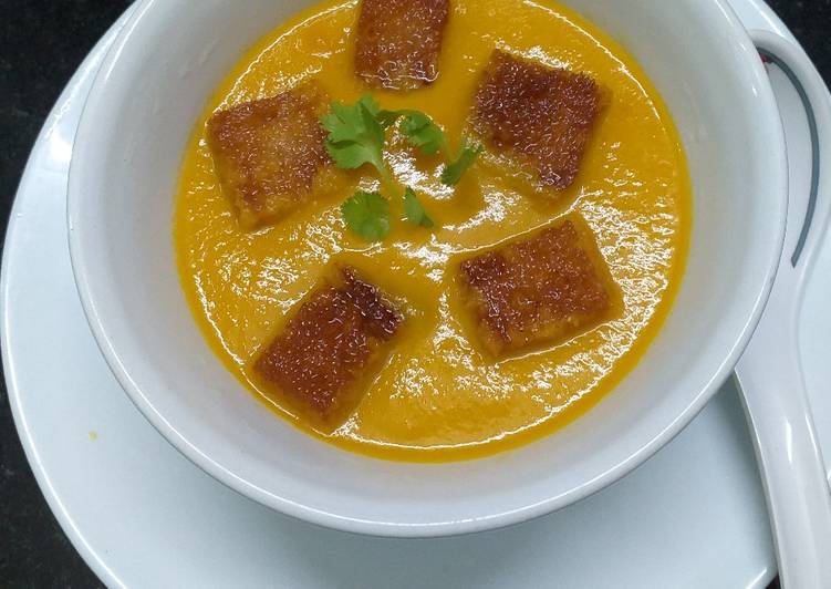 Easiest Way to Prepare Ultimate Carrot Ginger Soup With Croutons