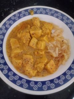 Una foto de Pollo en salsa de almendras