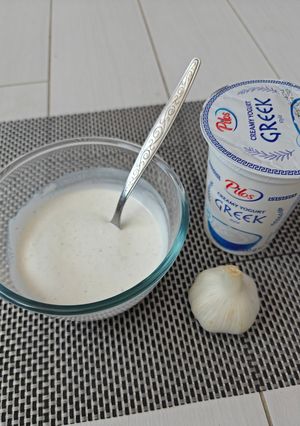 Fokhagymás joghurtos szósz recept fotója