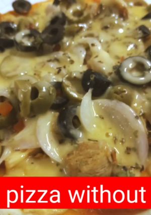 A picture of Mini pizza without yeast in frying pan.