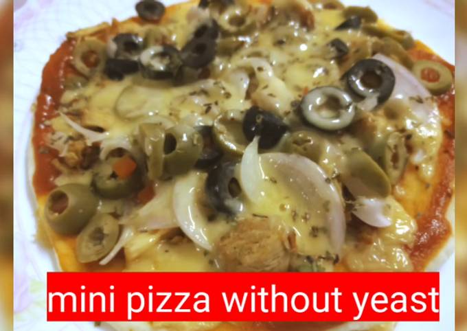 Mini pizza without yeast in frying pan
