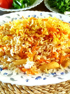 عکسی از دستور هویج پلو با مرغ🥕