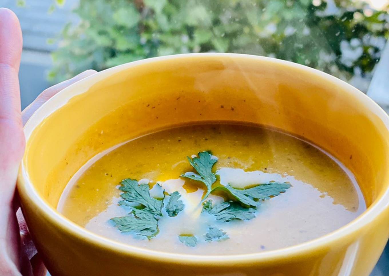 Crocpot: pumpkin soup with saffron and orange