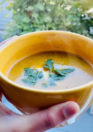 A picture of Crockpot: Pumpkin soup with saffron and orange.