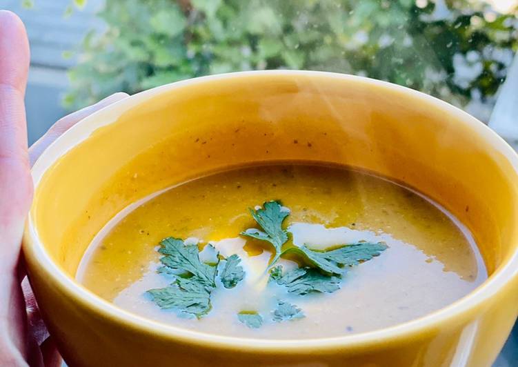 Recipe of Homemade Crockpot: Pumpkin soup with saffron and orange