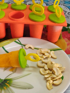 ब्रेड मँगो कुल्फी (bread mango kulfi recipe in marathi) रेसिपी चे मुख्य फोटो