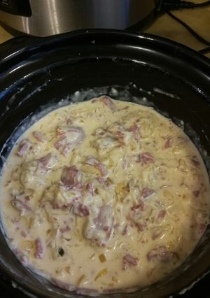 A picture of I Can't Believe It's Not a Reuben Dip.
