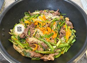Hình của món Bún Gạo Xào Tim Heo.