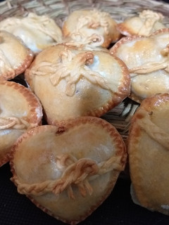 Una foto de Empanadas de cóctel ❤ de pino de pollo