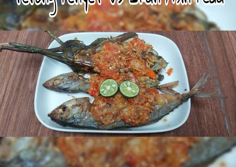 Bagaimana Menyiapkan TERONG PENYET MIX IKAN ASIN PEDA &amp; SAMBEL BAWANG PUTIH ENDEUUS🌶, Enak