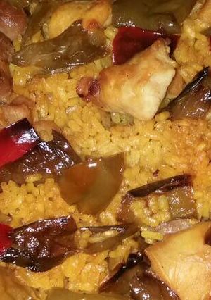Foto principal de Arroz com pimientos, pollo y longaniza