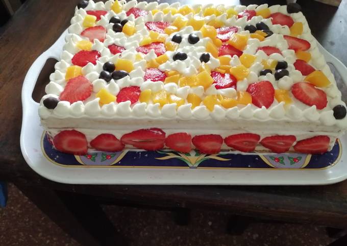 Torta Frutal De Cumpleaños Receta De Virginia Gil Cookpad 1873