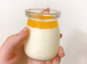 Hình của món Panna cotta chanh dây.