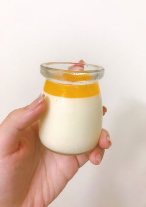 Hình của món Panna cotta chanh dây.