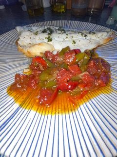 Una foto de Bacalao con verduras a baja temperatura
