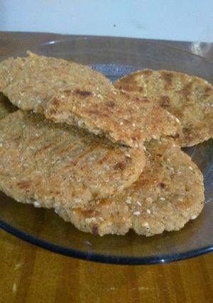 Una foto de Hamburguesas veganas de avena y ajonjolí (sésamo) súper sanas!