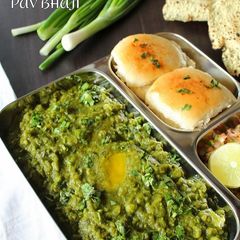 A picture of Hariyali Pav Bhaji.