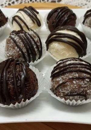 A picture of Cream cheese balls.