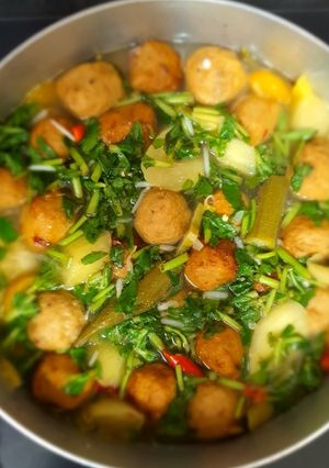 Hình của món Canh chua chả cá, cá mú đỏ.