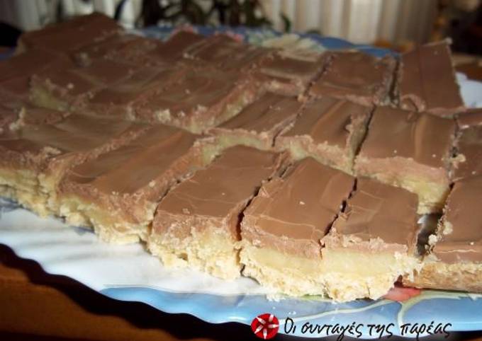 κύρια φωτογραφία συνταγής Μπισκότα με καραμέλα γάλακτος και σοκολάτα