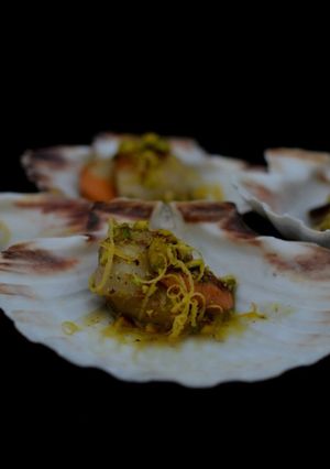 Foto principal de Vieiras a la plancha con aceite de pistachos