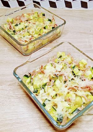 Une photo de Gratin de courgettes allumettes de poulet