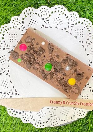 ઓરીયો ચોકલેટ બાર (Oreo Chocolate Bar Recipe In Gujarati) રેસીપી મુખ્ય ફોટો