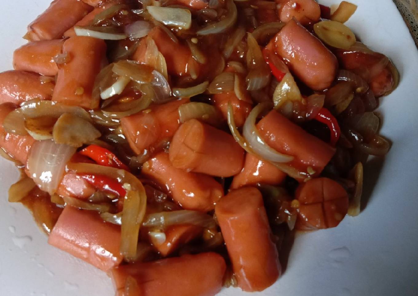 Tumis bawang bombay sosis sapi