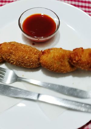 চীজি চিকেন পটেটো চপ (cheesy chicken potato chop recipe in Bengali) রেসিপির প্রধান ছবি