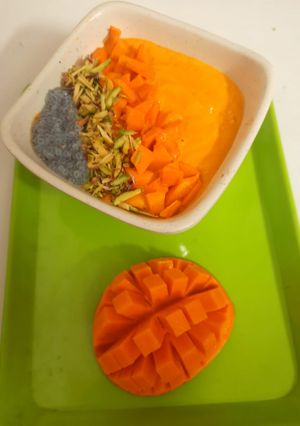 A picture of Mango smoothie bowl.