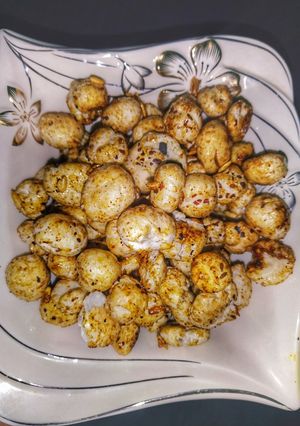 A picture of Sweet and salty phool makhana.