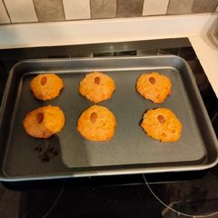 A picture of Bankuncini (almond cookies).