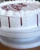 Vanilla cake with chocolate drip