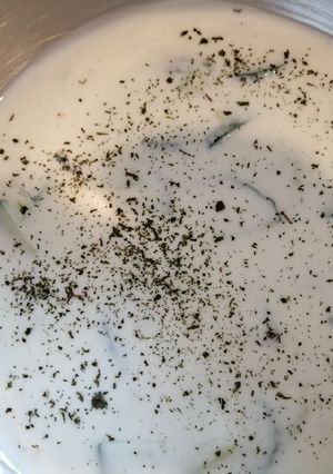 صورة لوصفة خيار ب لبن (جربوها مع مقلوبة)