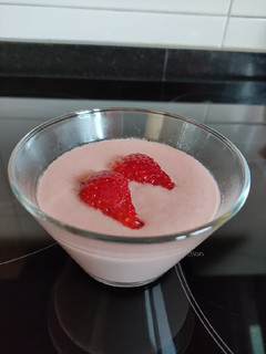 Una foto de Natillas de fresa Mambo