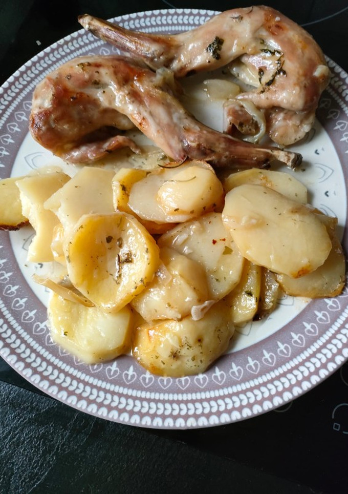 Una foto de Conejo al horno