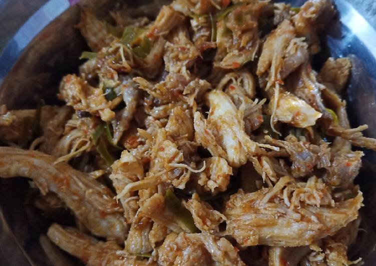 Resep Populer Ayam Suwir Daun Jeruk Sedap Nikmat