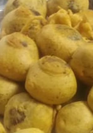 A picture of Potato vadas.